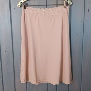 Vassarette Tan Half Slip Skirt NWOT